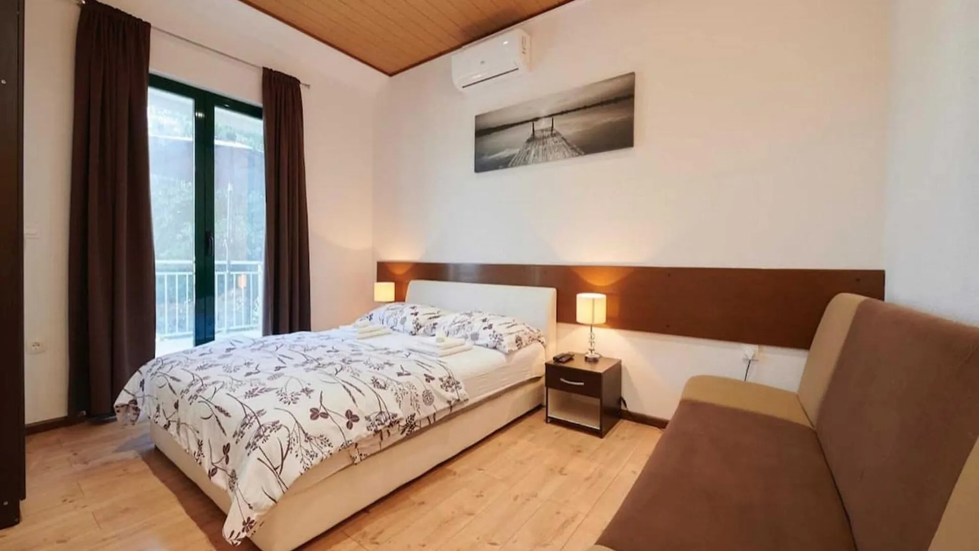 Apartments Vujina - Studio Apartment With Terrace 2 Filip Kastela