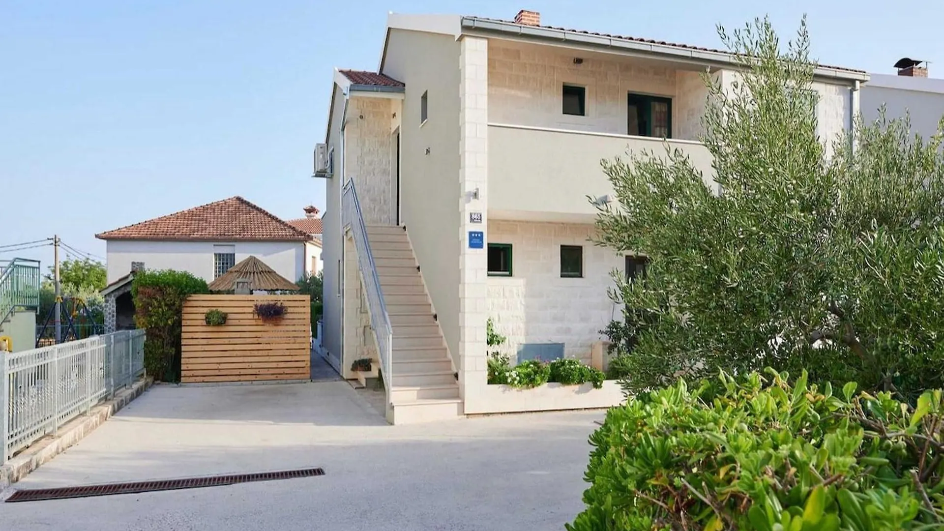 Apartments Vujina - Studio Apartment With Terrace 2 Filip Kastela