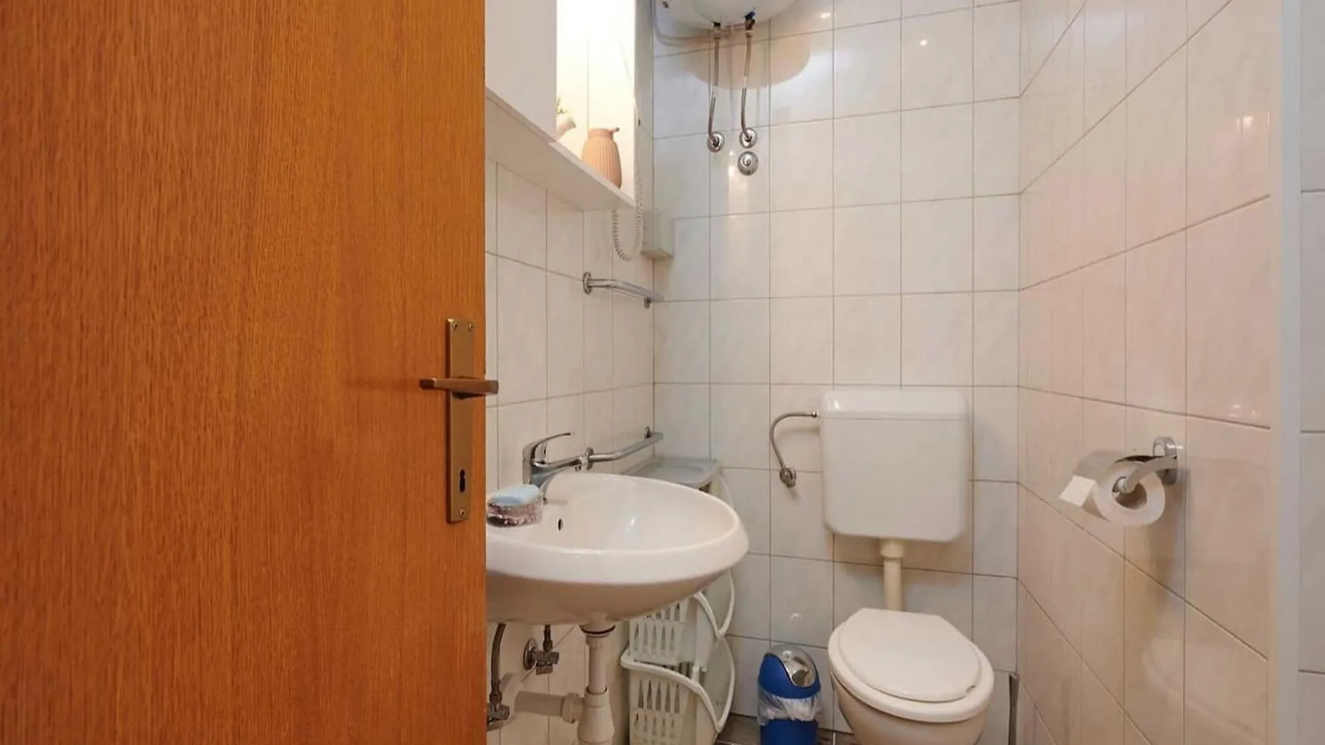 Apartments Vujina - Studio Apartment With Terrace 2 Filip Kastela Croatia