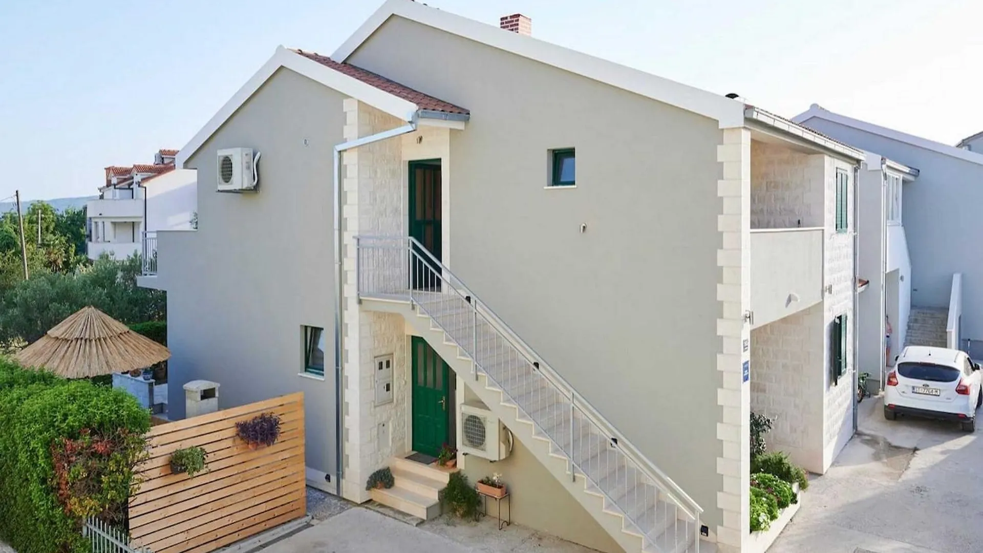 Apartments Vujina - Studio Apartment With Terrace 2 Filip Kastela