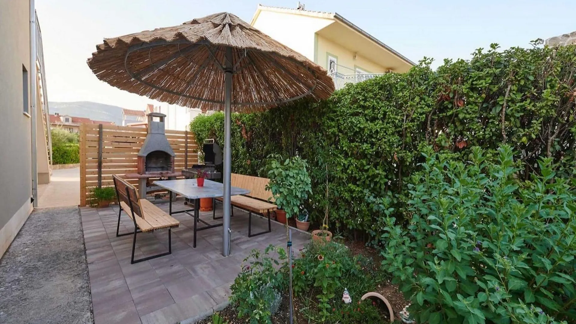 Apartments Vujina - Studio Apartment With Terrace 2 Filip Kastela 0*,